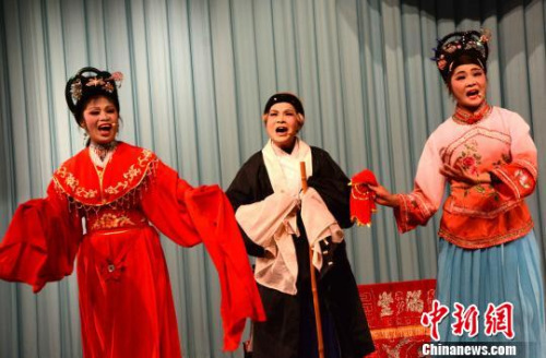 ͼΪ����ɽ��Ϸ������ѧ���������Ž𴨡���