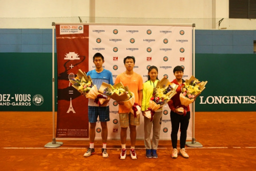 ��Ů���Ǿ���Ӱ����˼����ӽ�����������Τ˼��(��������)�����췽��ͼ