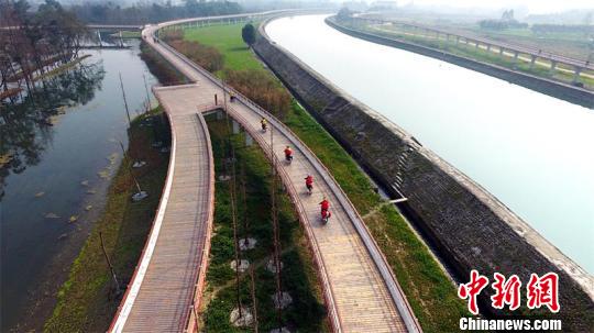 �ɶ��������������̵������ɣ������ڳɶ��������Ρ���С�� �� ���� ��