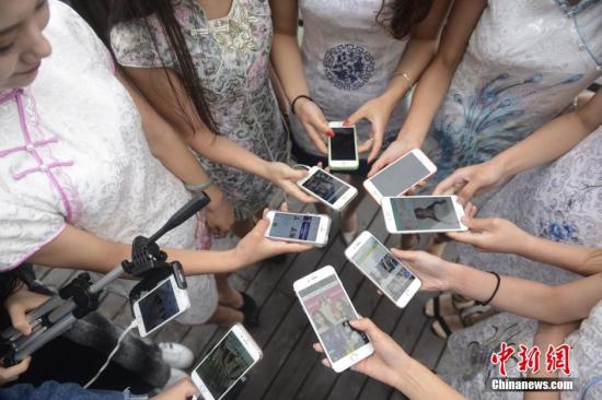 ����ͼ���ֻ���Ϊֱ���Ĺ��߼����������ʩ�Ŀ��ٷ�չ����󽵵�������ֱ�����ż����γ���ȫ��ֱ����ʱ������� ��