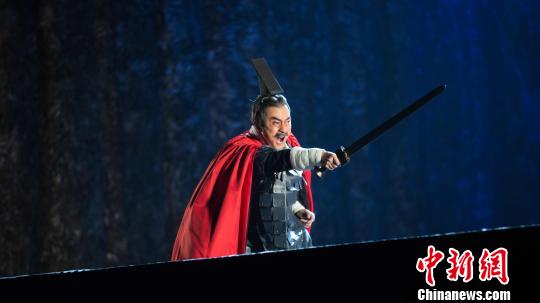 ������Ա�����Ӱ�������һ��ɫ���ٷ� ��ͼ