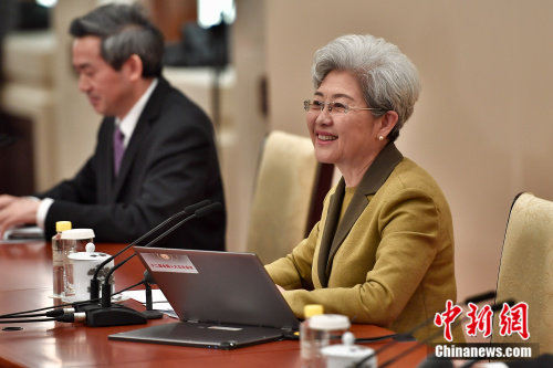 ��Ө ���������� ��˶