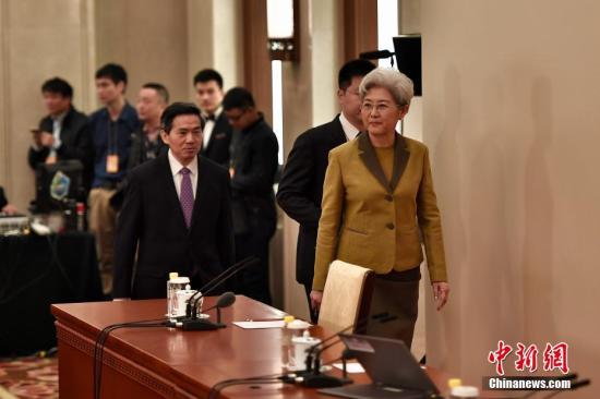 3��4�գ�ʮ����ȫ���˴���λ����ڱ����������þ������ŷ����ᡣ��ᷢ���˸�Ө�ʹ����̺��˴�����ص�����ش�������ߵ����ʡ����������� ��˶ ��