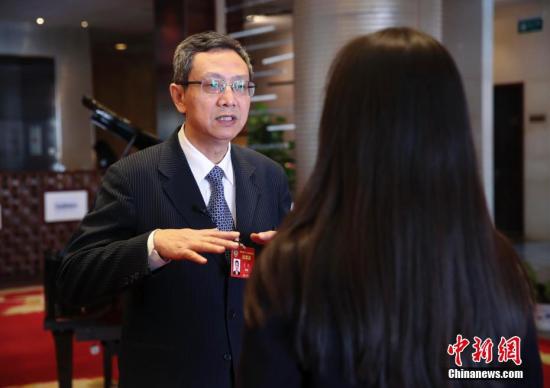 3��2�գ���ϯȫ����Эʮ������λ����ȫ����ЭίԱ��������������ѧ�о���ԭ�����ֿ�������פ�ؽ��ܼ��߲ɷã��ش��йط���˰�����⡣ ��������� ���� ��