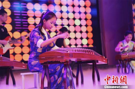 ��������ͬѧ��ͬ��������ֺ��ࡶ���޵��ǿ����������ƾꡡ��