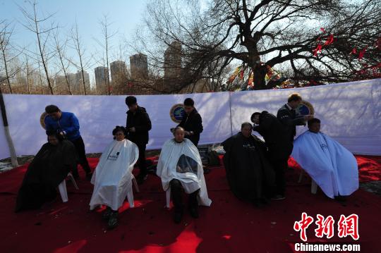 ����ˮ�幫԰�ġ�ʢ���������ԡ�����ͷ�������ں��� ��