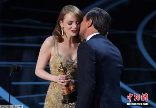 ���ꡤ˹ͨƾ���ڡ�����֮�ǡ��еľ����ݳ���ð�˹�����Ů���ǡ�