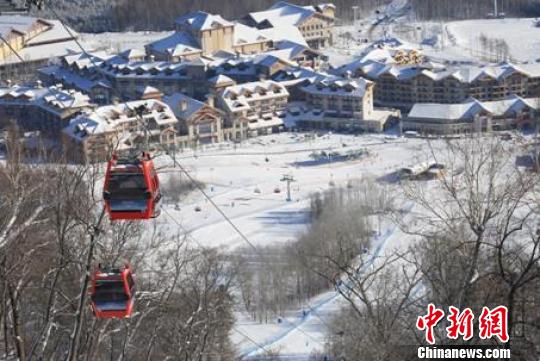 ���ʵ��廬ѩ�㽶��������2��24���ڼ���ʡ��ﳤ��ɽ���ʶȼ��������������췽 ��