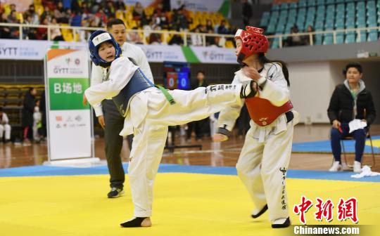 ͼΪ��������˲�䡣����ΰ ��