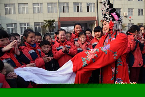 ͼΪ��ɽ�ع��Ҽ�������Ŀ����ƽ�������������־���������ʵ��Сѧ�ֳ���ѧ����ƽ���������� ��