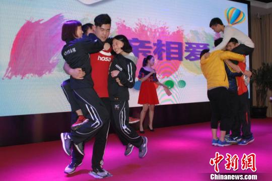 ������̨��̨����ë��ѡ�ֱ����赸����֮�衷��������¶ ��