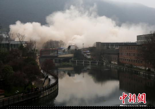 �������糧1����ȴ���ɹ����ƺ󻯳�һ�Żҳ��������� ��