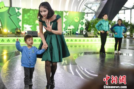 �����ǲ���ʥ������˽ڻ �����F ��