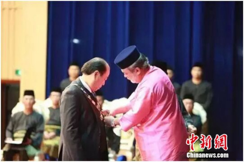 ��������������յ�������������(��)����̹�԰���Ŷ��¾���ϯ���ǿ����(��)�����һ���ö�ѫ��