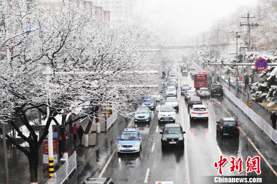 ͼΪ������װ�ع������ݳ������������� ��