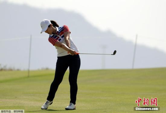 ����ʱ�䵱��ʱ��19�գ��й�20��ѡ����ϣ�����Լ���˻�߶���Ů�Ӹ��˱ȸ����������д����һ�˽�����(Hole-in-One)����Ϊ��ʷ����λ�ڰ��˻������ϴ��һ�˽�����Ů��Ա��ͼΪ��ϣ������ֱ����С�