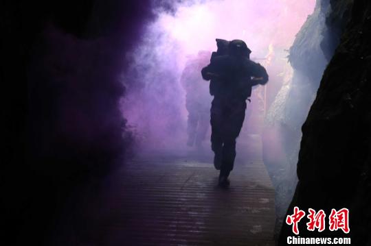 ͼΪ��ս��Ա����ͨ��Ⱦ��ɽ���������� �㣩�����Ρ���