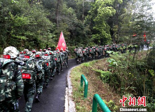 ͼΪ��ս��Ա���ڽ��и��ؼ��о���(��ǿ�� ��) �ű� ��