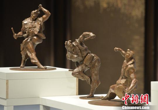 ��Ϊɽ�ر���һ���й�Ϸ���ľ���˲�䣬Ϊ���ܴ�����Ļ������ ��