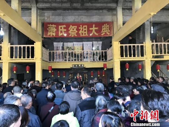 ͼΪ���ϼ�������ʽ�ֳ����������� ��