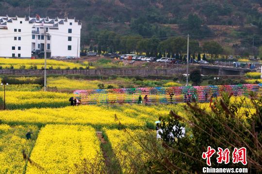 ͼΪ��Ϫ�Ͳ˻�Զ��һ�����������á���