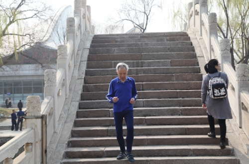 �����������ڶ�����