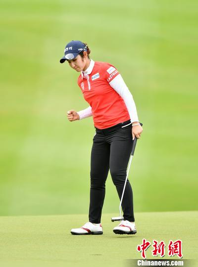 �����������ᣬSGF67����Ů�ӽ�����19�����ӳ����о���ʤ��������27��ѡ�ֽ����ڵڶ����Ӷ����С���򣬻���ͬ�������꣬Ӯ��ְҵ���ĵ������ھ�ͷ�Ρ������� ��