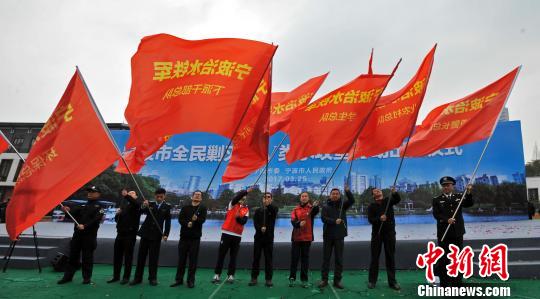 ͼΪ����ȫ�������V��ˮ�����ж�������ʽ�����ֲ� ��