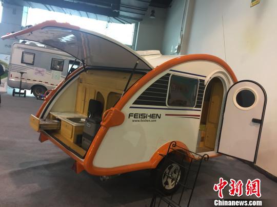 ͼΪ��ʮ���й�(����)���ʻ�԰����Ҿ߼�������Ʒչ�ֳ�����Ҧ��� ��