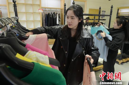 ͼΪѧ����������������װ ������ ��