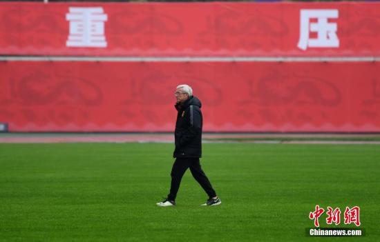 3��21�գ���ɳ�������½��꣬�й�����������Ҷ��ڳ�ɳ�����������ĵ�ѵ�����ٴμ�ѵ���Ա�ս�й�������ӭս�����ӵ���Ԥ��12ǿ����ͼΪ�й�����������Ҷ���������Ƥ����ѵ������ ��� ��