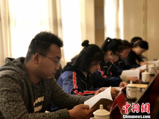 ͼΪ�μӻ���Ĵ���������� ��