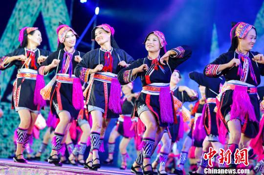 30������2017�꺣���������崫ͳ���ա������������᳡��Ļʽ�����������������������������������������㳡ʢ����Ļ��ͼΪ��Ļʽ�����ֳ��������Ʒ� ��