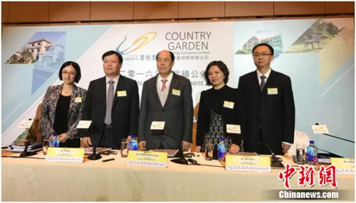 �̹�԰���¾���ϯ���ǿ���У����ܲ�Ī�����������ϯ�������̾����Ҷ��������ܲó̹��ϣ���һ���������ʽ����ĸ��ܾ�����Ө����һ��