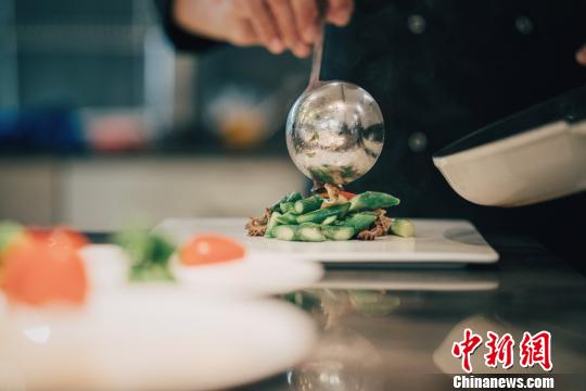 ��ʮ��ϯ�о����������������õ���Ǿ���Ʒװ�̡��������˹���̬԰ ��