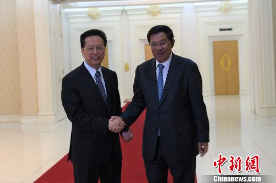 ͼΪ�й�ȫ���˴�ίԱ���²�����������ɭ�������֡�����ҫ�� ��