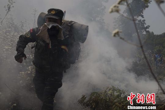 ͼΪ��ս��Ա����ͨ��Ⱦ���ش�������ά ��