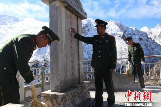 ����ľ�߷���ӹٱ����ڿ�չɨĹ� ��𩶫 ��