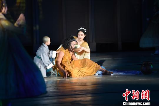 �Ͼ��󱨶�������ʵ����硶����ʢ�䡷 ��������ǰ������塣�������� ��