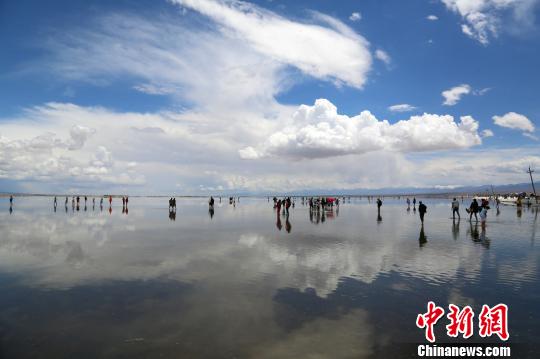 3��28�գ��迨�κ������۸�������ŷ���������ʾ��2017�꣬�����й����֮��֮�Ƶ��ຣ�迨�κ���Ʊ����Ϊ70Ԫ������ͼΪ�迨�κ����������� ��