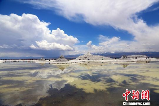 3��28�գ��迨�κ������۸�������ŷ���������ʾ��2017�꣬�����й����֮��֮�Ƶ��ຣ�迨�κ���Ʊ����Ϊ70Ԫ������ͼΪ�迨�κ����������� ��