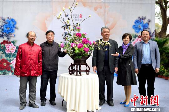 �ھŽ조�������ѣ���ɫ���㡱ĵ����չ��Ļʽ�ֳ� ��ѧ�� ��