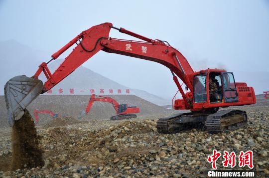 ��ѵ�У�ѧԱ�ٱ�ðѩ��ҵ ����� ��