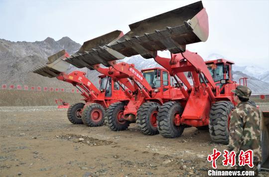 �侯��ͨ�ڶ�֧���Ĵ�ӹٱ�ѧԱЭͬ������е ����� ��