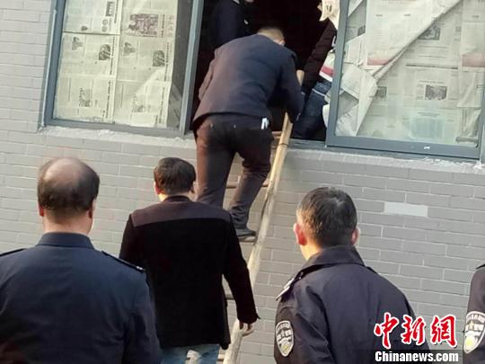 3��27�գ����ζ���������Ǩ�Ĳֿ��ٶȱ��飬���д���ʳ�α���Ǩ����֡����еǼǱ��桱��ͼΪ����ֹ�����Ա��������顣(�ܷ��߹�ͼ)