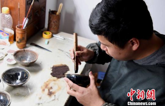 ÿ�쾭���������ɵ�ʱ�䳤��ʮ���Сʱ������29��ĸ�����̥������������ʦ��������˵���ִ˲�ƣ�����������ɸ� ��