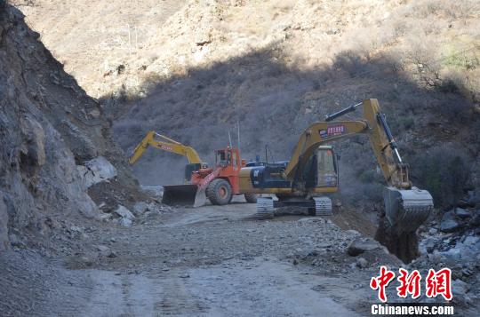 �侯��ͨ�ڶ�֧�ӹٱ������ؿ�·�����侯��ͨ�ڶ�֧�ӹ�ͼ����