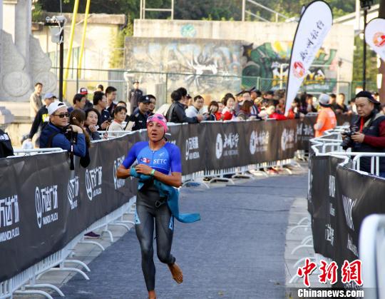 ͼΪ�˶�Ա������Ӿ��Ŀ������������׼������Ŀ������ܰ ��