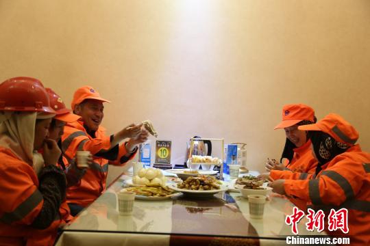 ͼΪ�����������ڲ����������ʳ�����ź��� ��