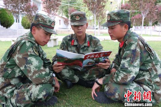 ͼΪ�侯�����ܶӺ��ڲֿ�����ٱ�����ѵ����϶����ѧϰ�������ı� ��